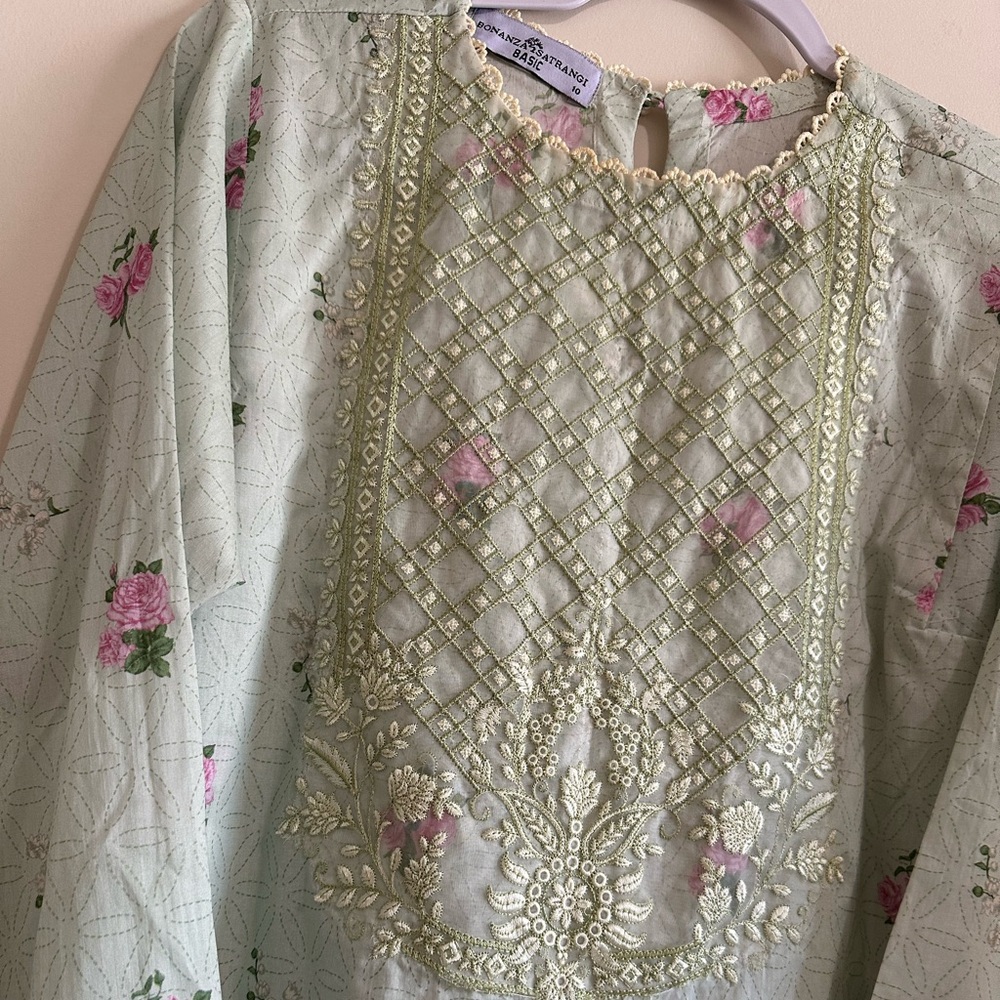 Floral Embroidered Green 3Pc Dress - Picture 2 of 5